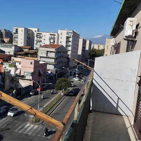 Simply كاتانيا